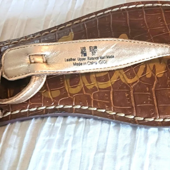 Sam Edelman Brown Animal Print Leather Sandals with T-Strap Design - Picture 4 of 5